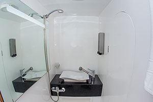 Nemo II Bathroom Cabin 6